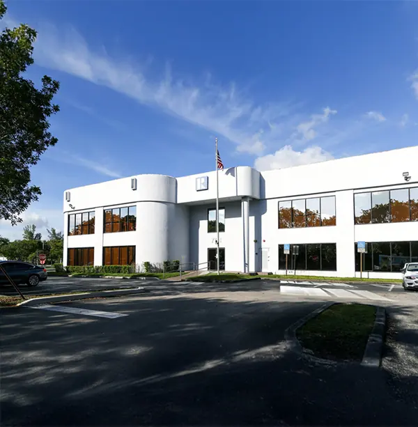 Another view of the Rosado Dental building at 701 Promenade Dr, Pembroke Pines
